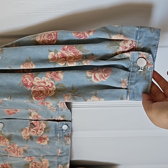 Floral Denim Jacket - Picture 3 of 6
